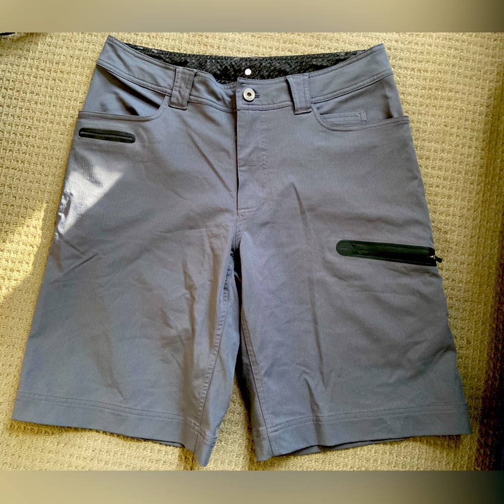 LULULEMON Size 36 shorts.